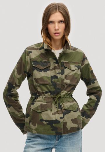 Куртка с накладнымит карманами