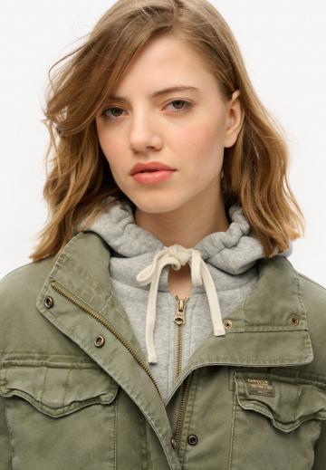 Куртка с накладнымит карманами