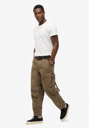 Брюки с накладными карманами