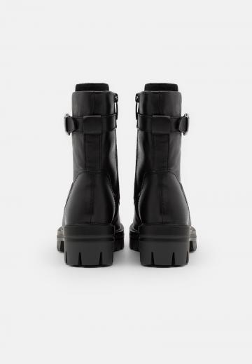 Полусапожки на платформе