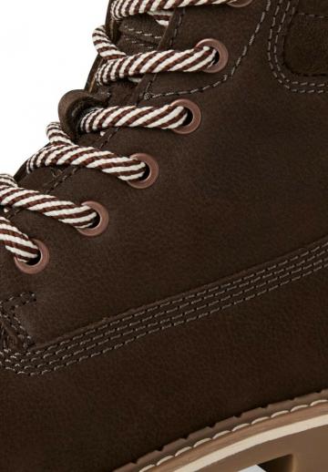 Ботинки на шнуровке