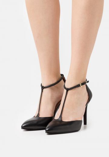 Туфли с ремешком
