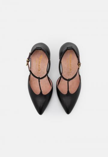 Туфли с ремешком