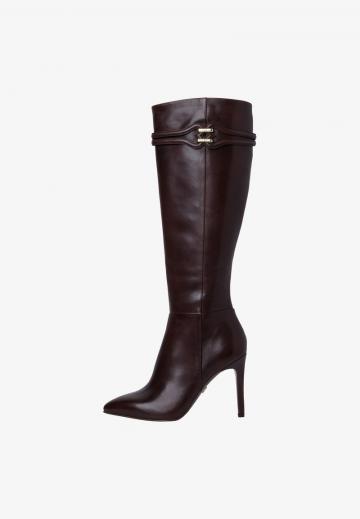 Высокие сапоги