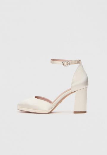 Туфли с ремешком