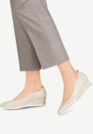 Туфли на танкетке