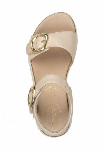 Босоножки на танкетке