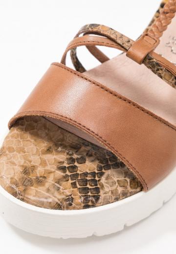 Босоножки на платформе