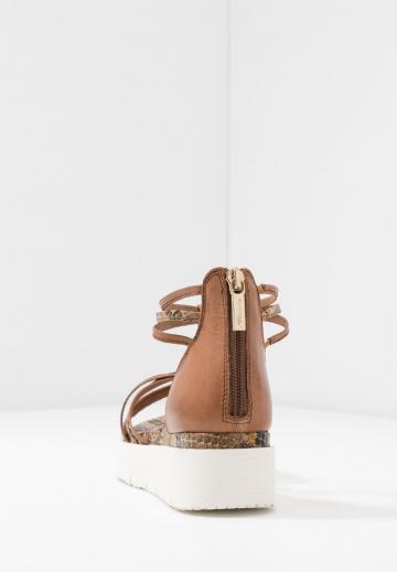 Босоножки на платформе