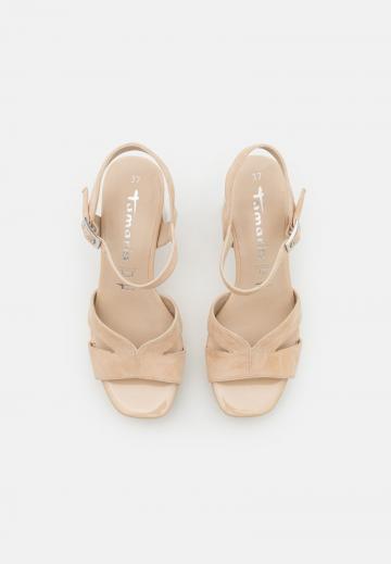 Босоножки на платформе