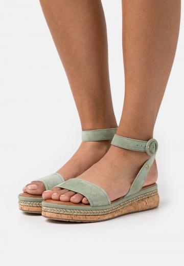 Босоножки на платформе