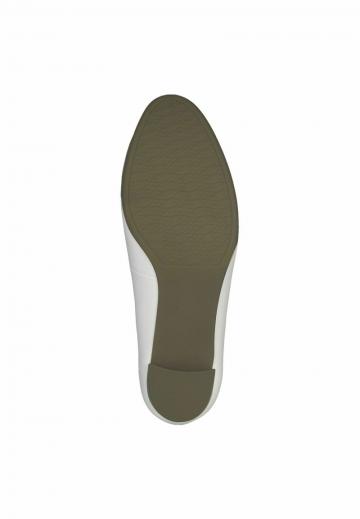 Туфли с высоким носом