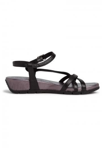 Туфли на танкетке