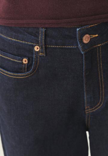 Клешеные джинсы