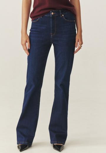 Клешеные джинсы