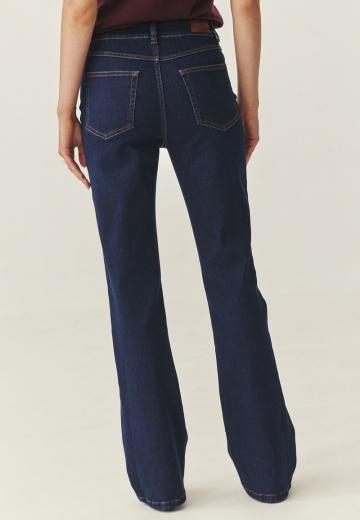 Клешеные джинсы