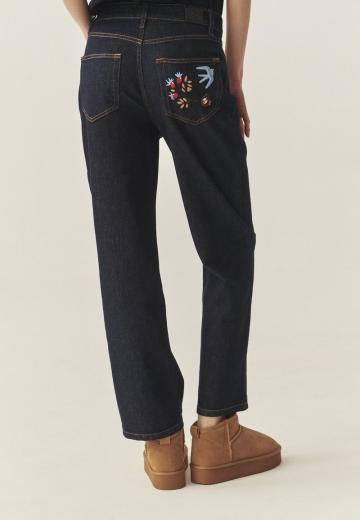 Прямые джинсы