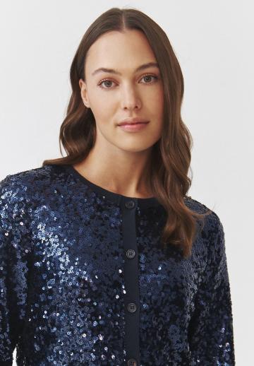 Вязаный жилет