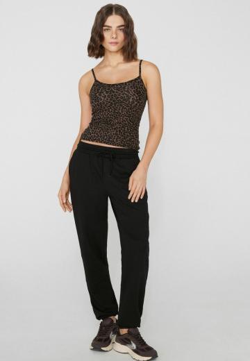 Топ на бретельках