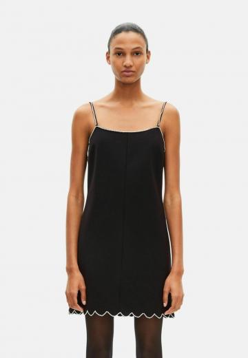 Короткое платье