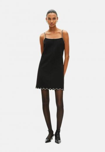 Короткое платье