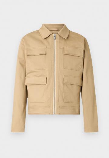 Джинсовая куртка