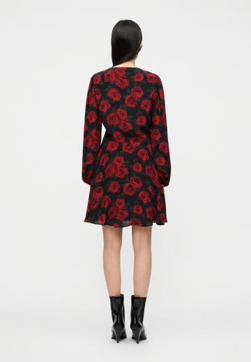 Короткое платье