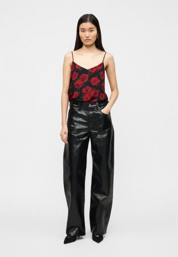 Топ на бретельках