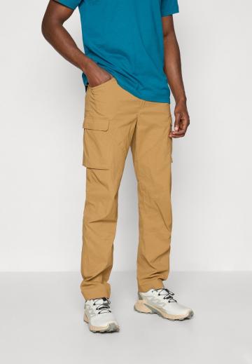 Брюки с накладными карманами