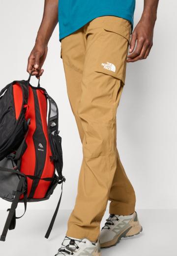 Брюки с накладными карманами