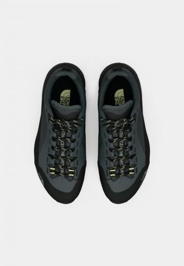 Походные ботинки