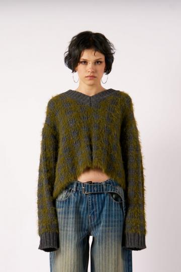 Пуловер с вырезом V