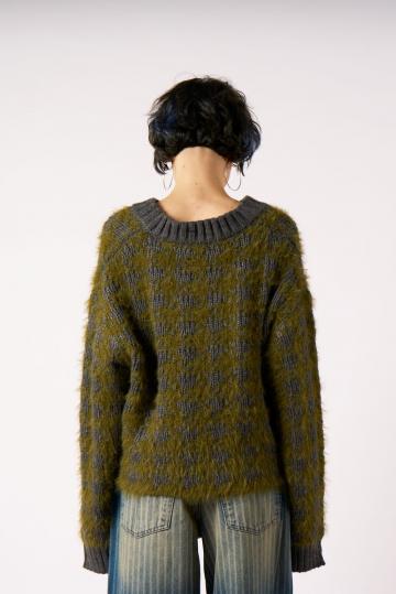 Пуловер с вырезом V