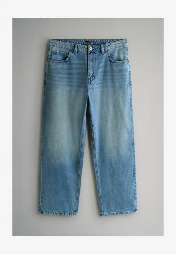 Прямые джинсы