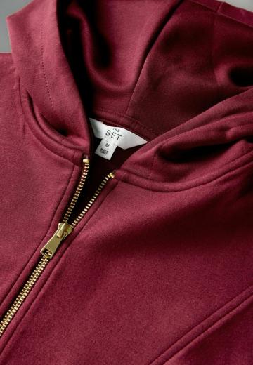 Спортивная куртка