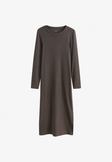 Вязаное платье