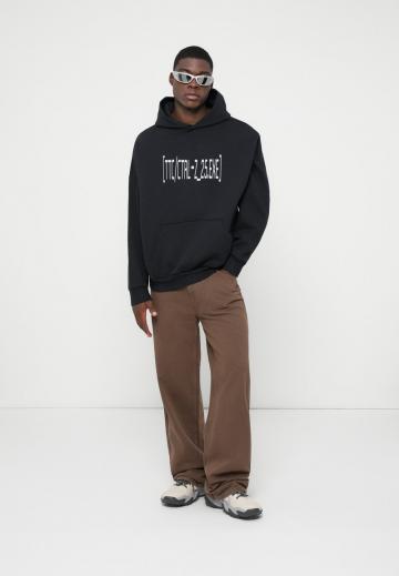 Пуловер с капюшоном