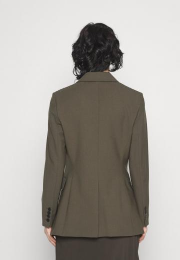 Длинный блейзер