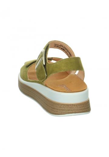 Босоножки на танкетке