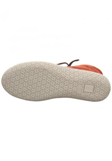 Ботинки на шнуровке