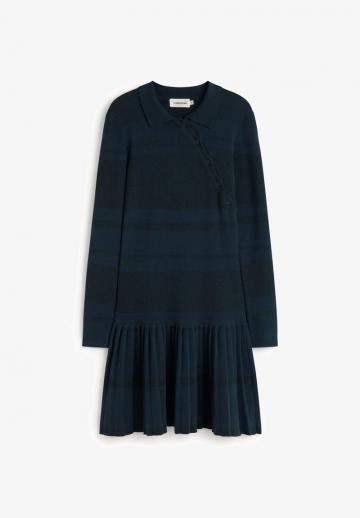 Вязаное платье