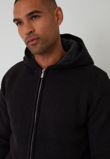 Вязаная кофта