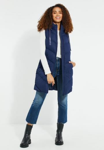 Длинный жилет