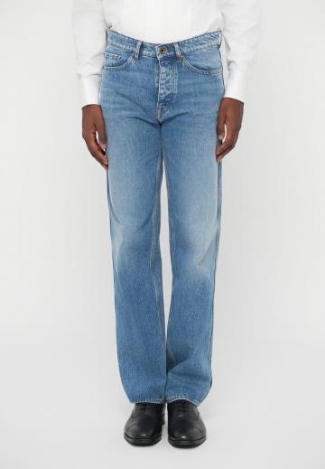 Прямые джинсы