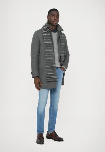 Шерстяное пальто