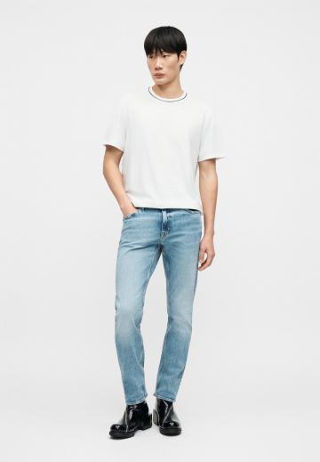 Прямые джинсы