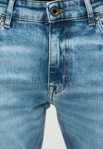 Прямые джинсы