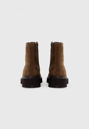 Ботинки на шнуровке