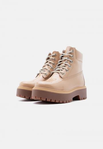 Ботинки на шнуровке