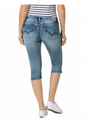 Короткие джинсы